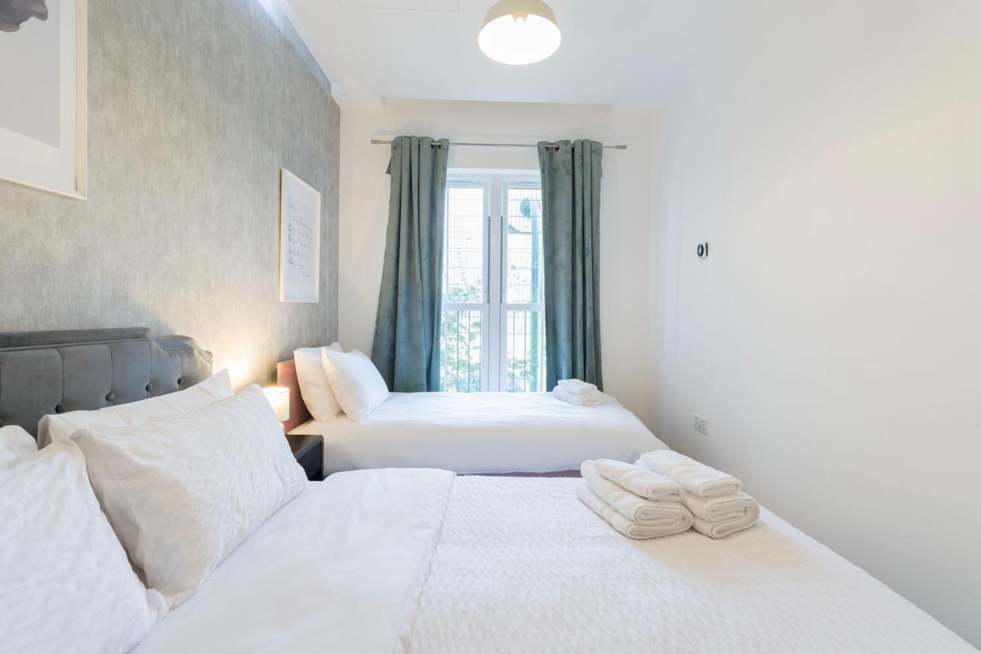Kilburn By Dc * Londra
